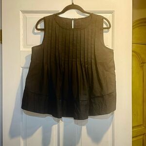 Black Sleeveless Pleated Top